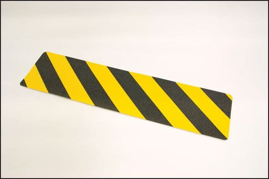 59695 Anti-slip mat black/yellow chevron 610mm x150mm  (610x150mm) Safety Sign